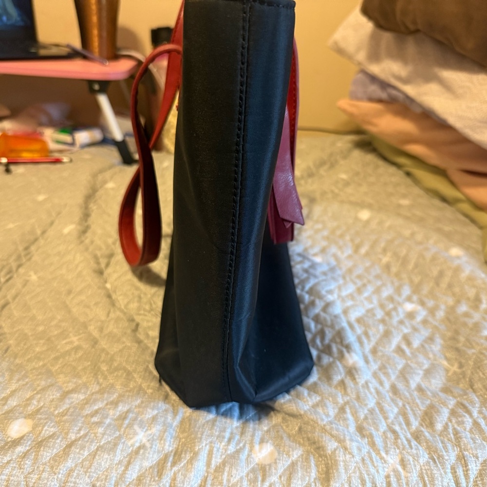 Elegant Red and Black Tote Bag - Picture 2 of 6